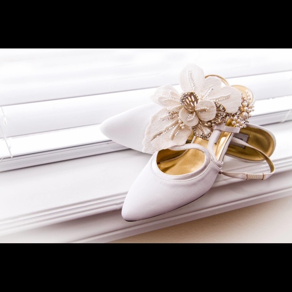 David’s Bridal Headpiece w/ Pearls & Crystals - Picture 11 of 11